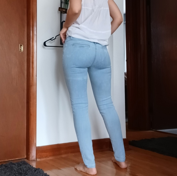 ⚡️SALE⚡️Nasty Gal Light Semi-Acid Wash Skinny Jeans - Picture 4 of 14